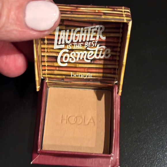 IT Cosmetics Hoola Matte Bronzer - Picture 4 of 7
